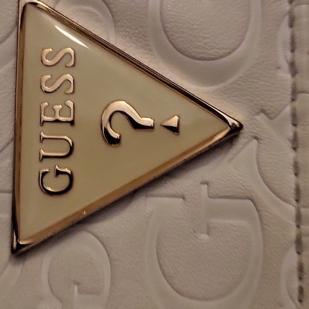 Guess purse - Picture 3 of 5
